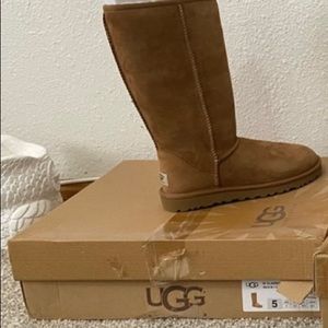 Ugg classic tall in tan